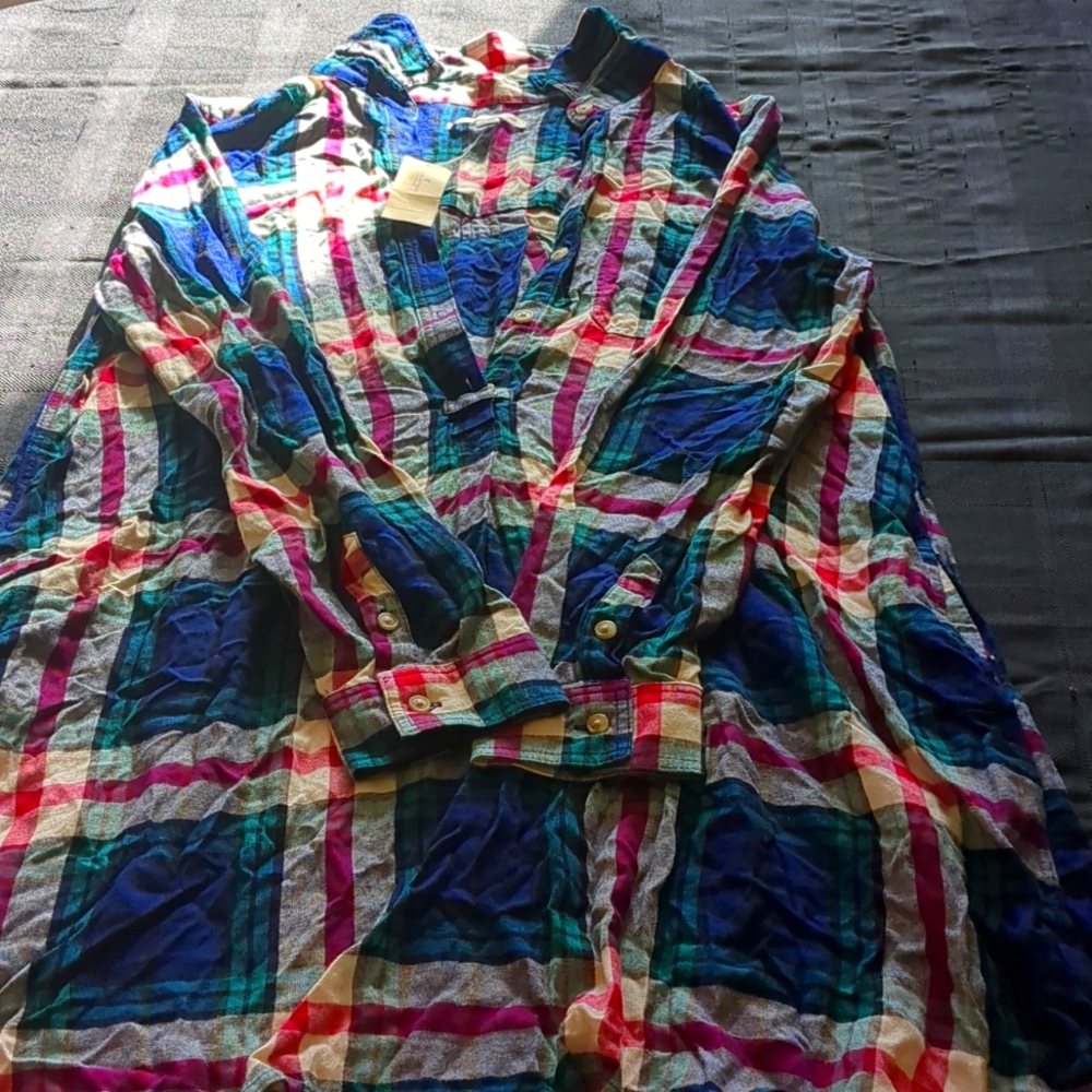 American eagle multi colored flannel half button long sleeve blouse